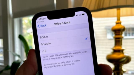 伍家岗苹果手机维修分享iPhone 12如何打开或关闭5G网络 